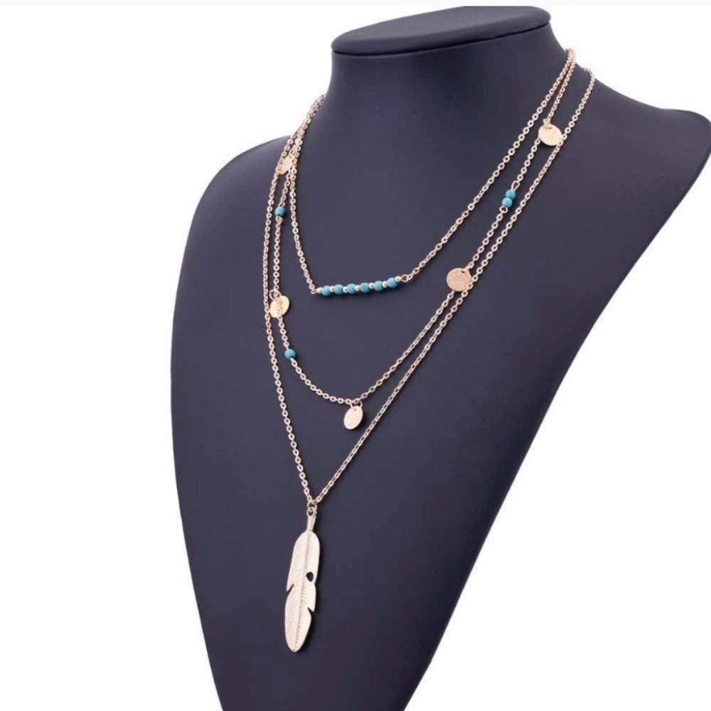 🌻ONE LEFT! Layer Gold Feather Necklace - Picture 3 of 4